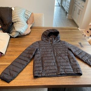 Pull & Bear light puffer jacket in black